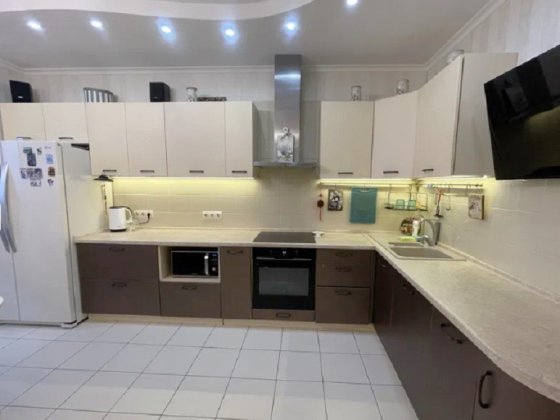 Продаж 3х квартири  в ЖК "4 сезони", вул. Максимовича  (Трутенка) 3г Киев