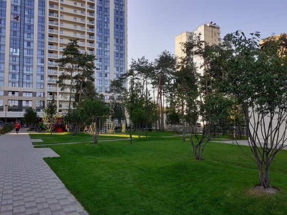 Продам 1к квартиру в ЖК Автограф, вулиця  Жмаченко 28, метро Дарниця. Дніпровський район. Київ