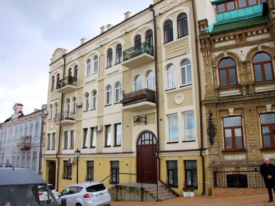 Продається 2к квартира на Андріївському узвозі 11 Київ