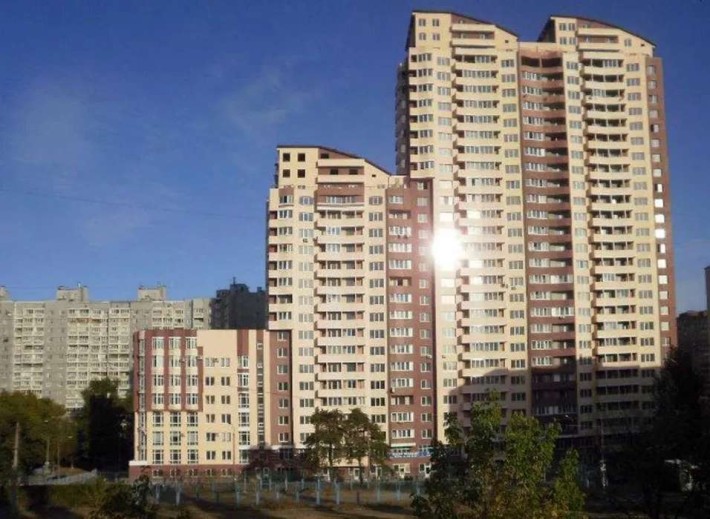 Продаж 1-к квартири Харківське шосе 17а - фото 1