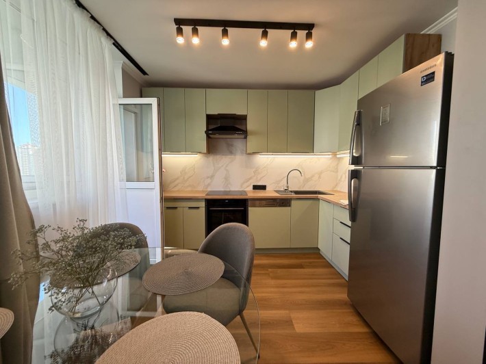 Продаж 1к квартири, ремонт, вул. Урлівська 23Б, метро Осокорки - фото 1