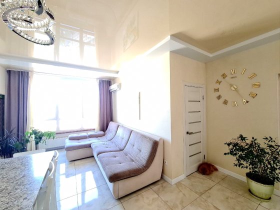 Продаж 3-кімнатної квартири на вулиці Туманяна Ованеса, 15а, метро Лівобережна, ЖК Лазурний Блюз Київ