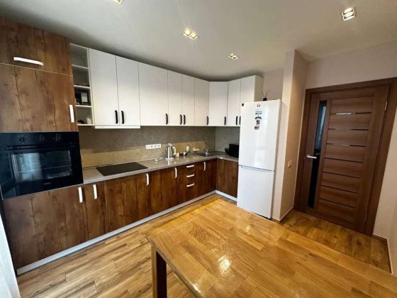 Продаж квартири Welcome Home на Ревуцького Киев