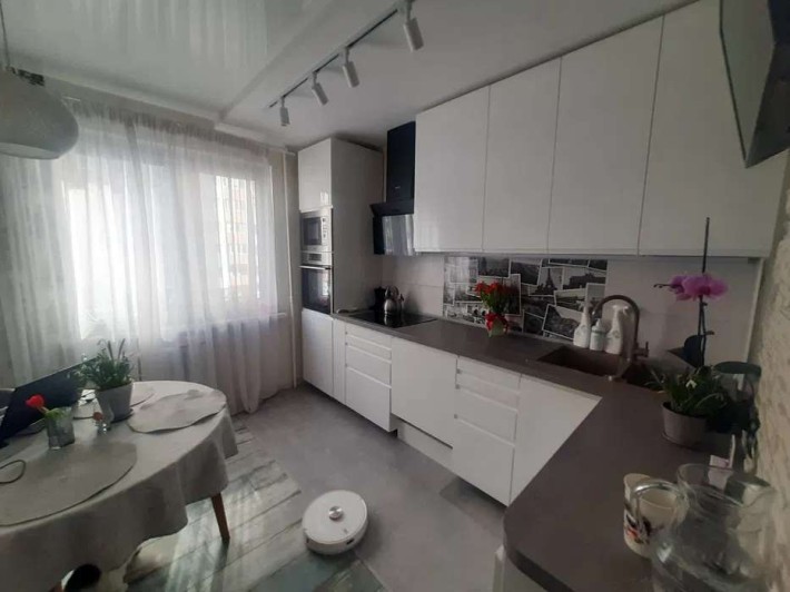 Продаж 2к квартири в Голосіївському районі провулок Феодосійський 14а. - фото 1
