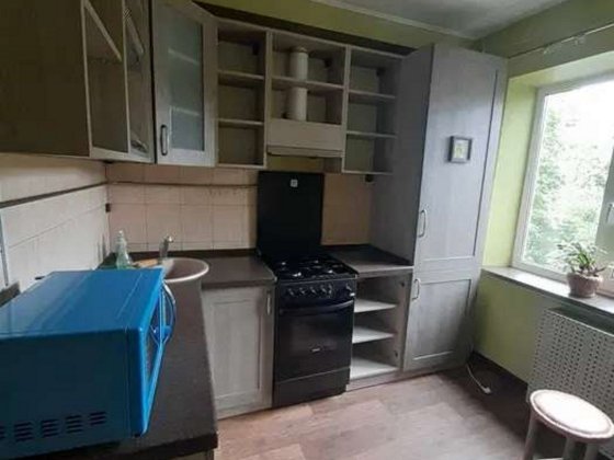 Продається чудова затишна 2к квартира по Горіхуватському шляху 11 Киев