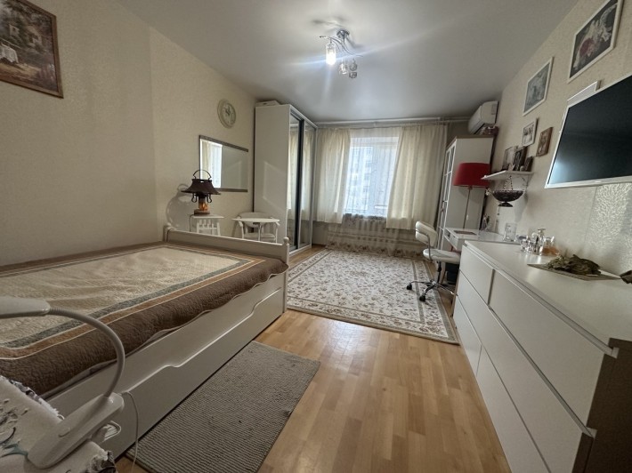 Продаж 1к квартири на вул. О.Пчилки, буд.4, Дарницький р-н - фото 1