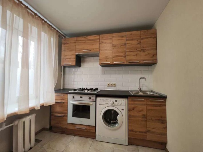 Продаж 2к квартири з ремонтом в Солом'янському районі - фото 1