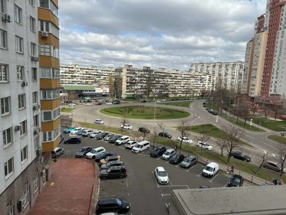 Продаж квартири просп. Павла Тичини 16/2 Київ