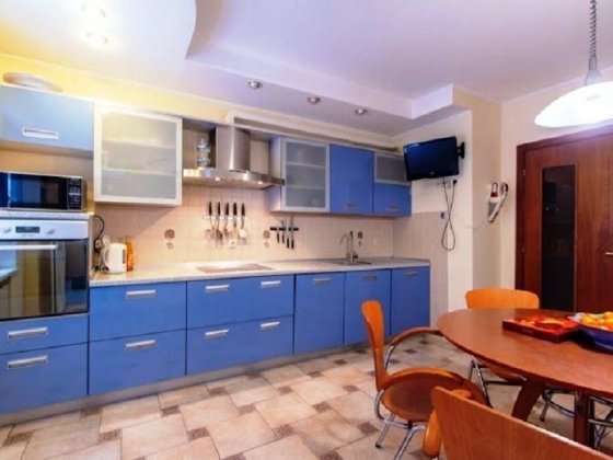 Продається трьохкімнатна квартира  по вул. Бажана 36 Дарницький р-н Київ