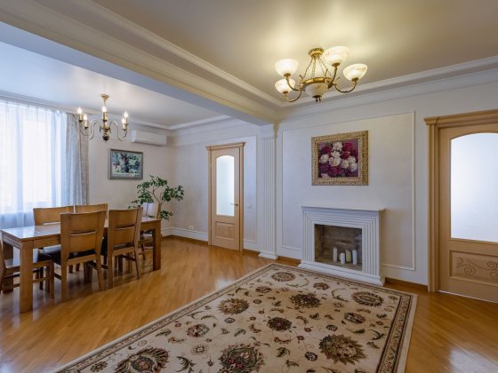 Продається 3к. квартира, 136,6 м2, вул.Саперно-Слобідська,22, Голосіївський р-н Київ