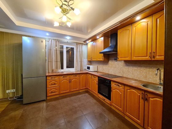 Продаж 5к квартири на вул. Азейбарджанська, 16/4, Дніпровський, м. Чернігівська Киев