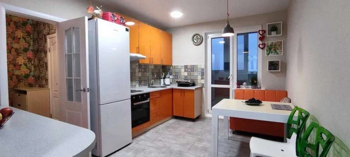 Продам 3 к. кв., вул. Ломоносова 81 б, ЖК Евріка, Голосіївський р-н, метро Іподром. - фото 1