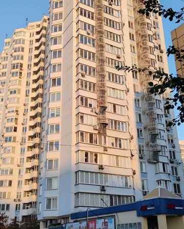 Продаж 2-к вартири Харківське шосе 152. - фото 1