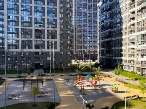 Продаж 4-кімнатної квартири в ЖК Варшавський Мікрорайон, на просп. Європейського Союзу (Правди), 41  Київ