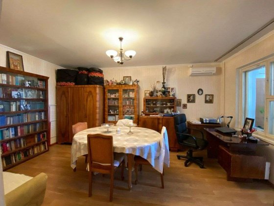 Продаж 4-к квартири вул. Ревуцького 13 Київ