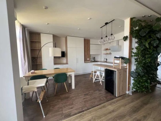 Продається 4-кімнатна квартира в ЖК Комфорт Таун, Регенераторна,4 Київ