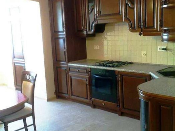 Продається 3-кімнатна квартира по вул. Драгоманова, 17. Київ