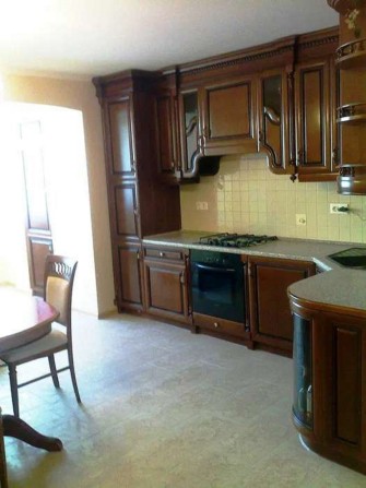 Продається 3-кімнатна квартира по вул. Драгоманова, 17. - фото 1