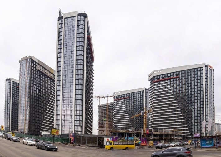 Продаж 4-к квартири вул. Причальна 12 - фото 1
