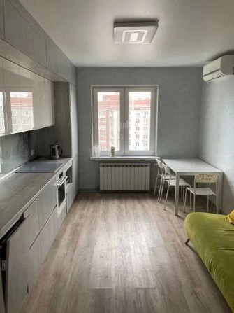 Світла, простора, видова 2-к квартира по вул.Є.Чавдар, 22 в 12-хвилинах метро Осокорки - фото 1