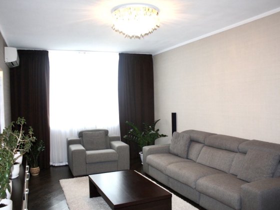 ЖК 4 сезони.Продаж 3-к квартири по вулиці Максимовича 3Гпл.92,8 кв.м Киев