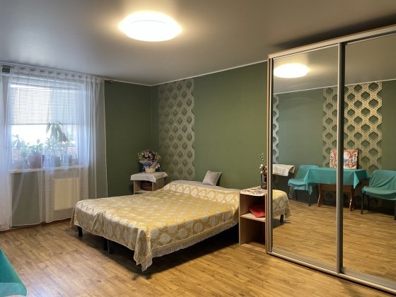 Продаж трьохкімнатної квартири Харківське шосе 17а Київ