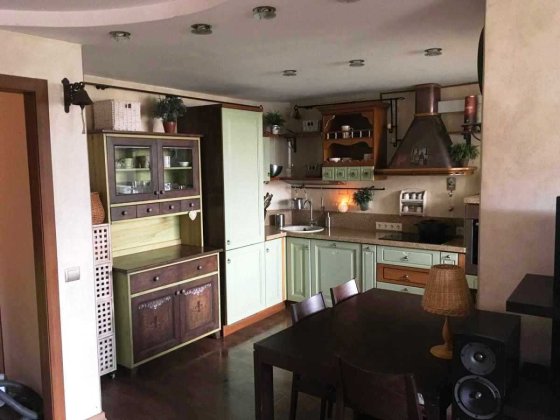 Продам 4-кімнатну квартиру для великої родини на вул. Тополева, 4/8, Київ