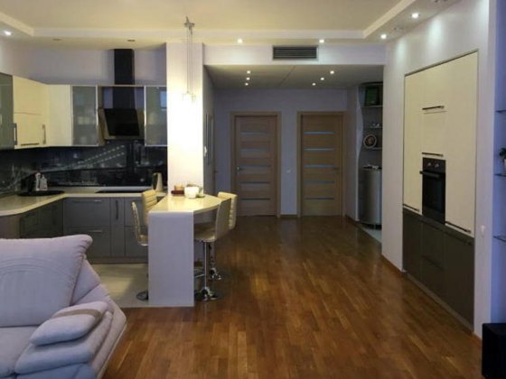 Трикымнатна квартира в елітному комплексі "Riviera Riverside". Київ