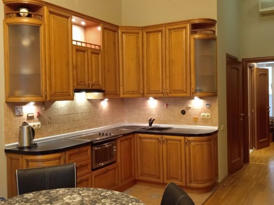 Продаж 4-кімнатної квартири Саксаганського вул. 30 Київ