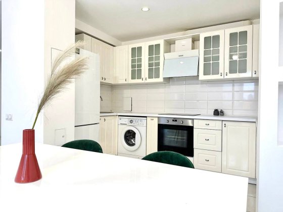 Продам 2-кімнатну квартиру з ремонтом ЖК «Комфорт Таун» Киев