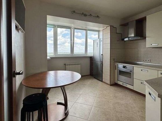 Продаж 3к квартири вул. Василя Іваніса (Матеюка) 5Б, метро Лісова Київ