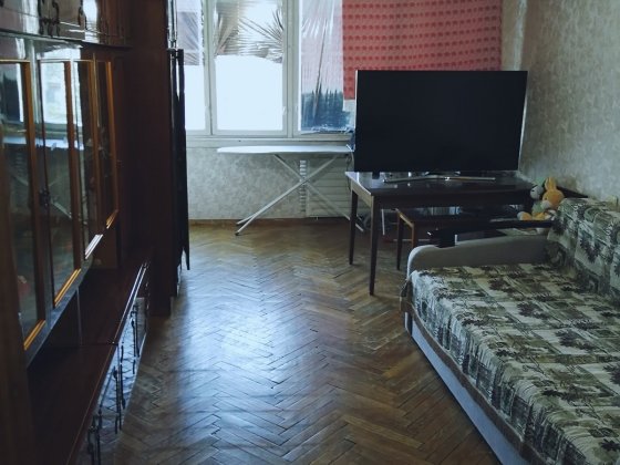 Продаж 2-кімн. кв. по вул. Челябінська 9, метро Лівобережна Киев