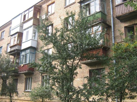 Продаж квартири 3 кімнати по вул.Рогозівська, 1, ДВРЗ. Київ