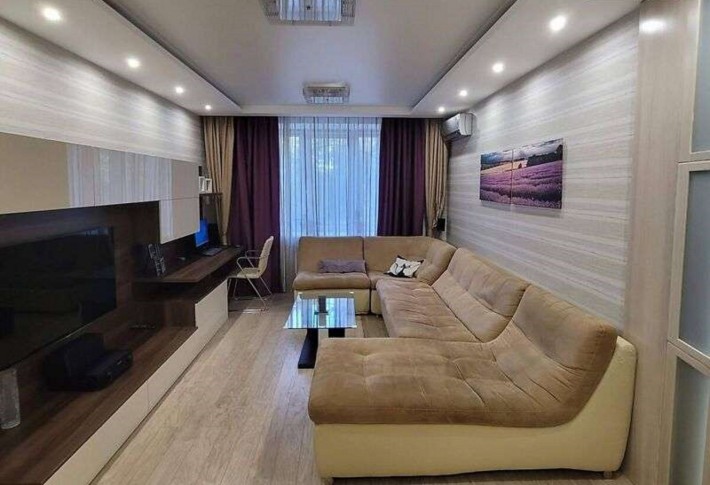 Продаж 3к квартири 102 кв. м на шосе Харківське 58Б - фото 1