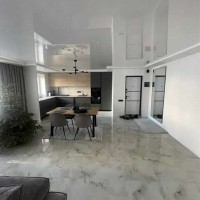 Продаж квартири з новим ремонтом по вулиці  Харьківське Шоссе, 55 Киев