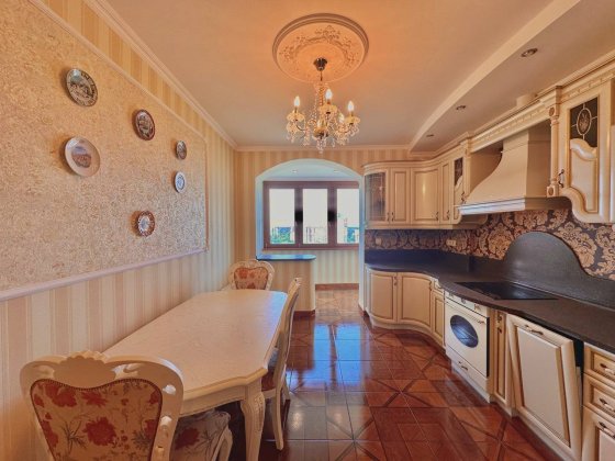 Продам 3к квартиру з ексклюзивним ремонтом Берестейський проспект, 121а метро Житомирська Київ