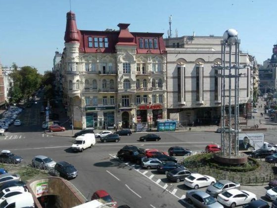 Продам 2-х кімнатну квартиру Велика Васильківська 24/1 Київ