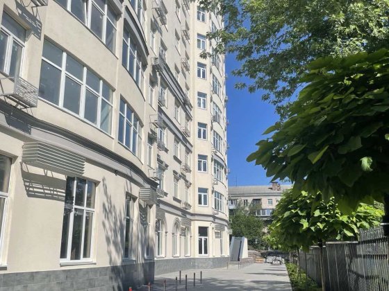 Продаж 2-х к квартири Дніпровський район, вул. Краківська, 4б Киев