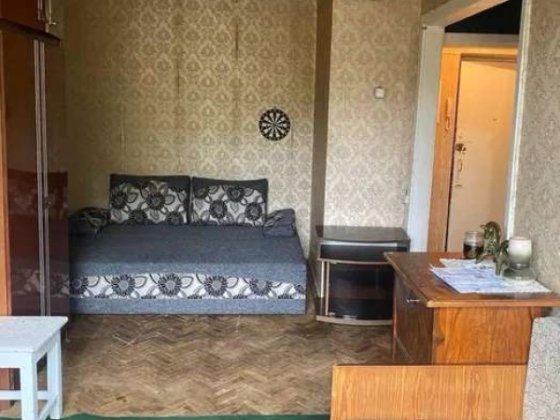 Продам 1-кімнатну квартиру 1 поверх 5 поверхового будинку вул. Єреванська 31/1 Киев