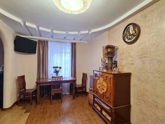 Продаж 3к квартири на вул. Романа Мстиславича 8, (Жмаченко), Дніпровський район, метро Дарниця Київ