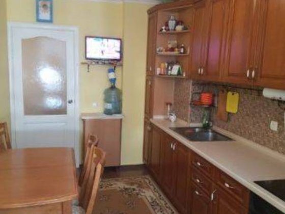 Продаж трикімнатної квартири Червоної Калини (Маяковського) просп.68 Київ