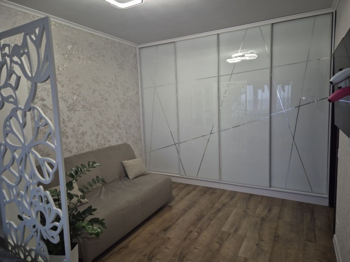 Продам 2-кімнатну квартиру біля школи та садочка - фото 1