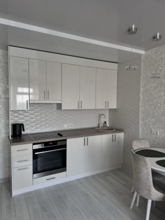 2х кім. кваритира з дизайнерським ремонтом - фото 1