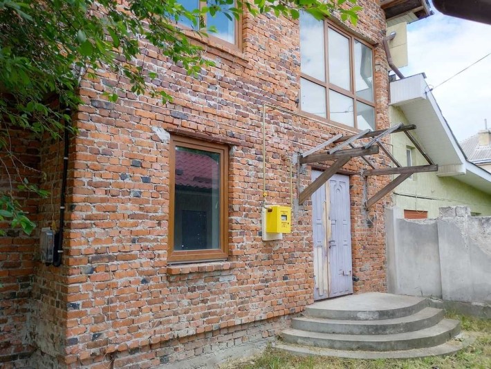 5-кімнатна 3-х рівнева квартира на землі (ділянка в оренді) + гараж - фото 1