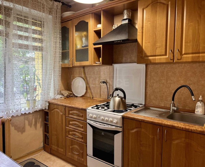 продаж 2 кімнатної квартири в гарному стані вул. Симоненка - фото 1
