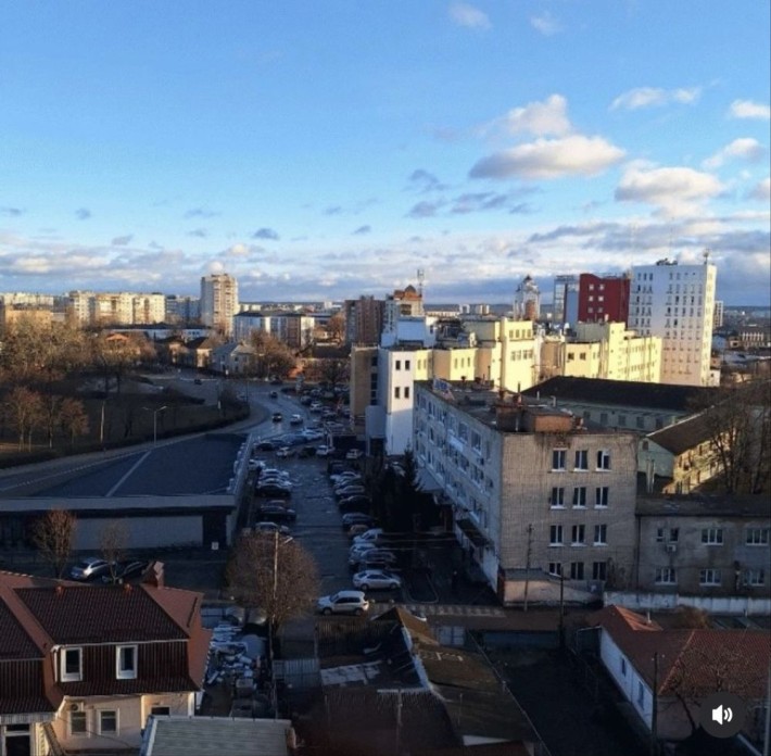 ПРОДАМ 2 кімнатну квартиру в ЦЕНТРІ МІСТА - фото 1