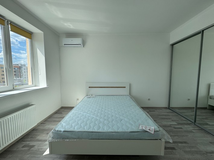 Велика 1к квартира 42 м2 з гардеробною, газом і новим ремонтом! - фото 1