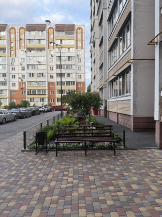 Продам 3 х кімнатну квартиру Вишневе вул.Святоюріївська 28 - фото 1