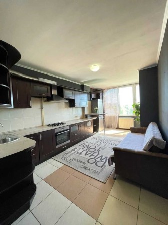 Продаж 1к квартири з ремонтом та меблями. Поруч з парком Шевченка! - фото 1