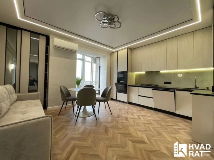 Продаю затишну 2кім квартиру +кухня студія - фото 1